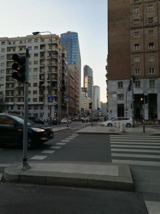 Suite Metro Stazione Centrale / Repubblica Milão Exterior foto